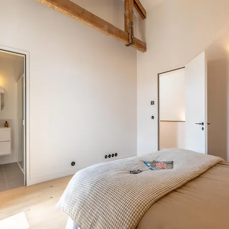 Mila - A 450 M De La