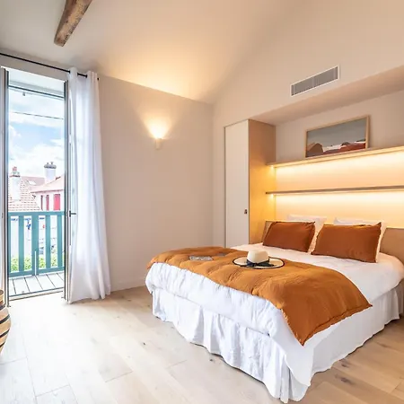 Mila - A 450 M De La *